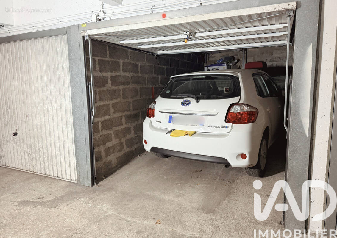 Photo 1 - Parking à PARIS-11E