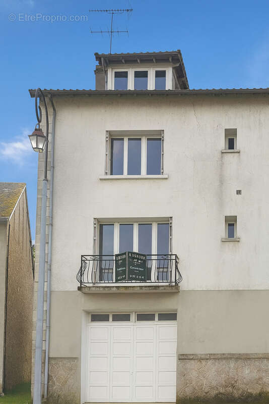 Maison à PEYRAT-LE-CHATEAU