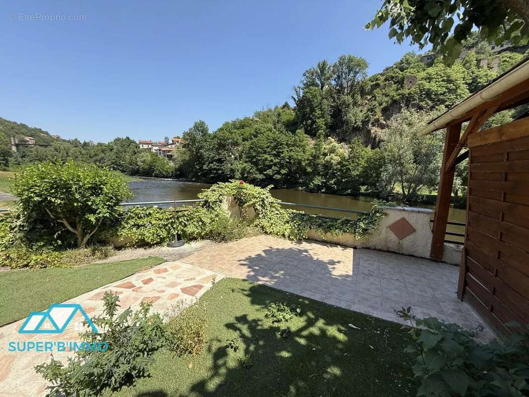 Maison à VILLENEUVE-D&#039;ALLIER