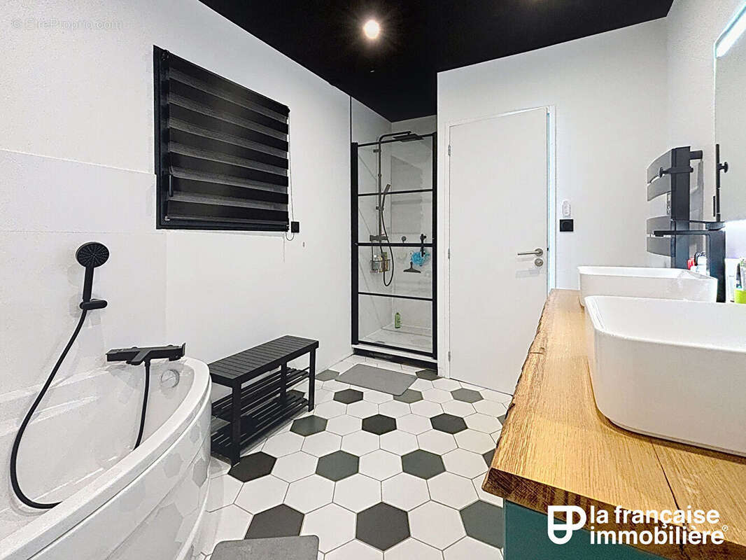 Maison à SAINT-AUBIN-DU-PAVAIL