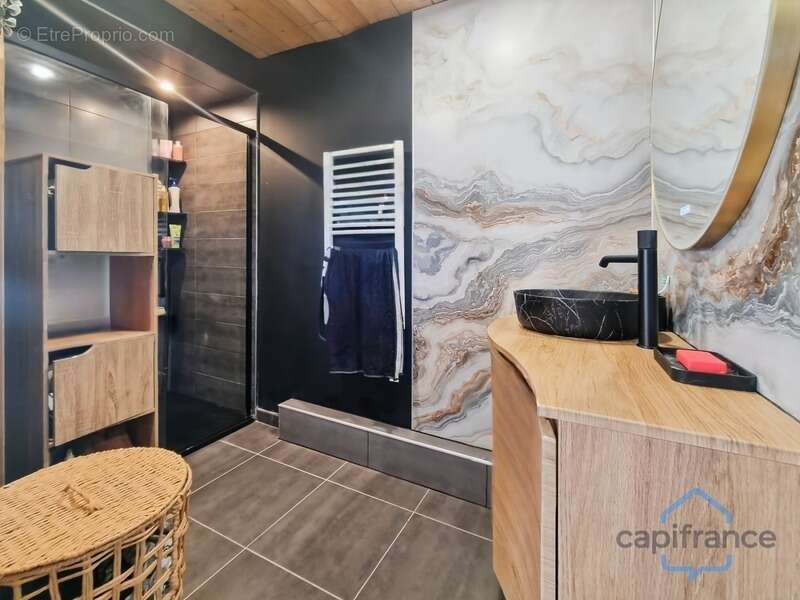 Appartement à CASTRIES