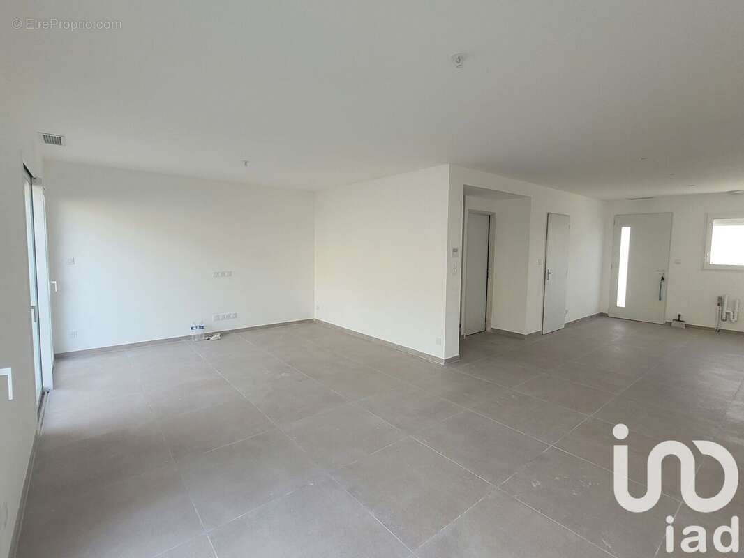 Photo 3 - Maison à REDESSAN