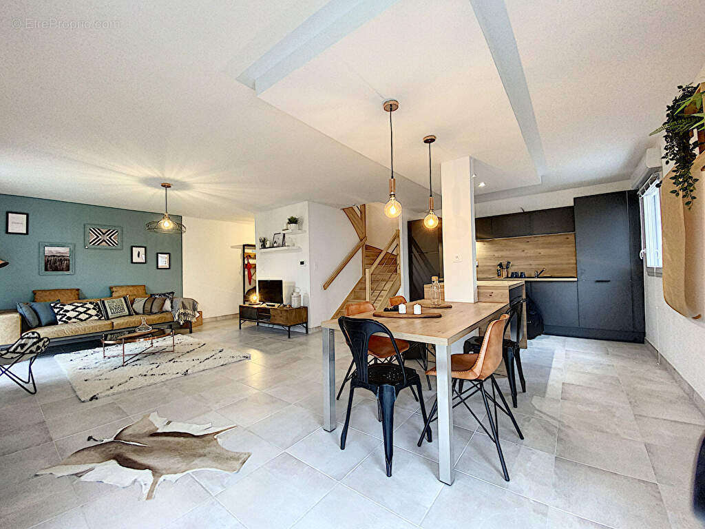Maison à CLENAY
