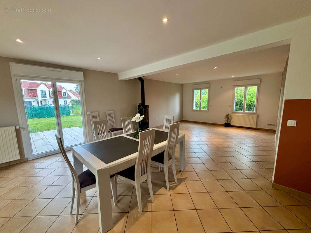 Maison à GROFFLIERS