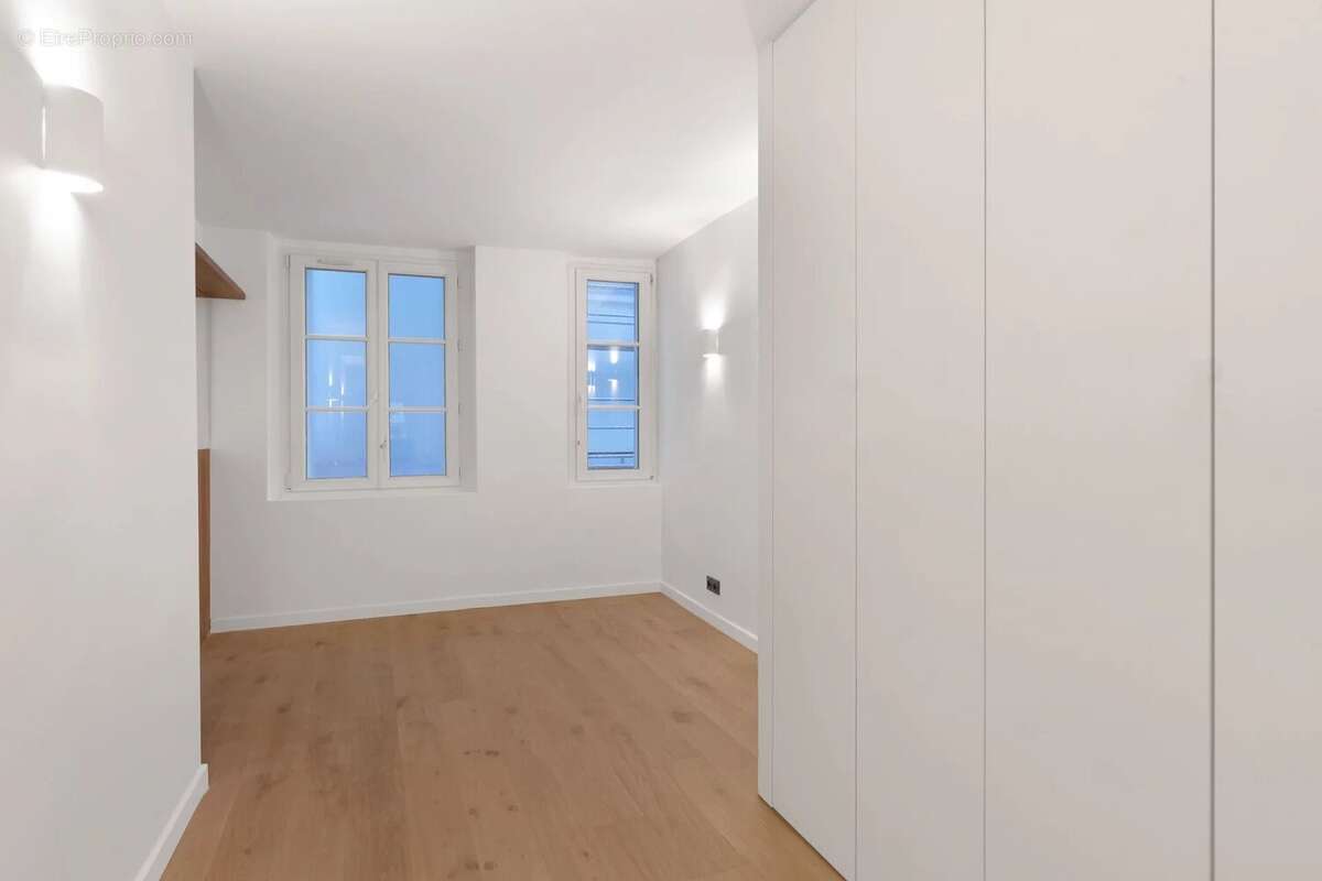 Appartement à PARIS-3E