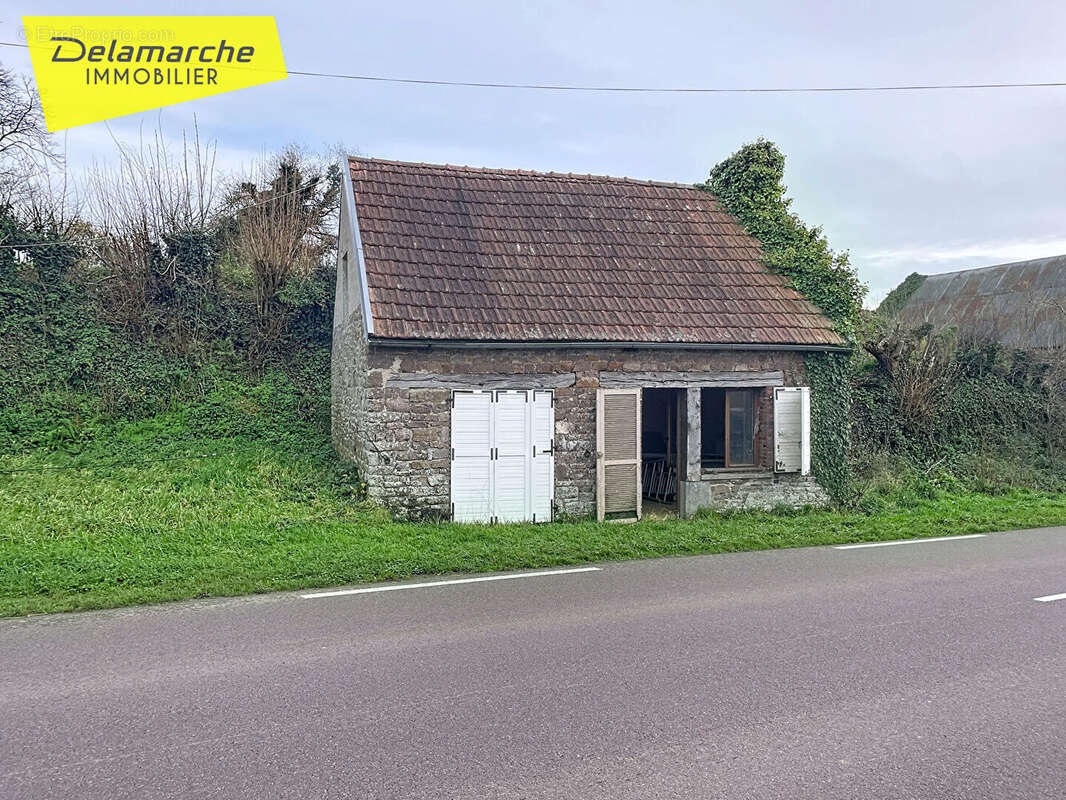 Maison à SAINT-DENIS-LE-VETU