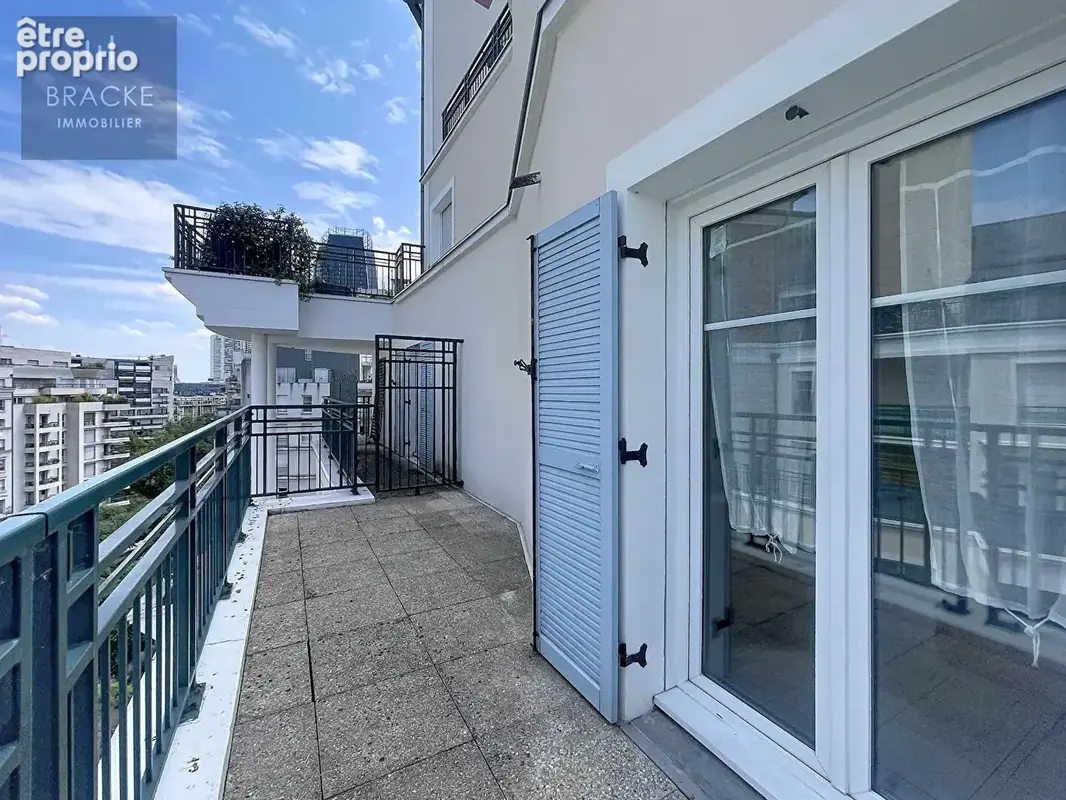 Appartement à COURBEVOIE