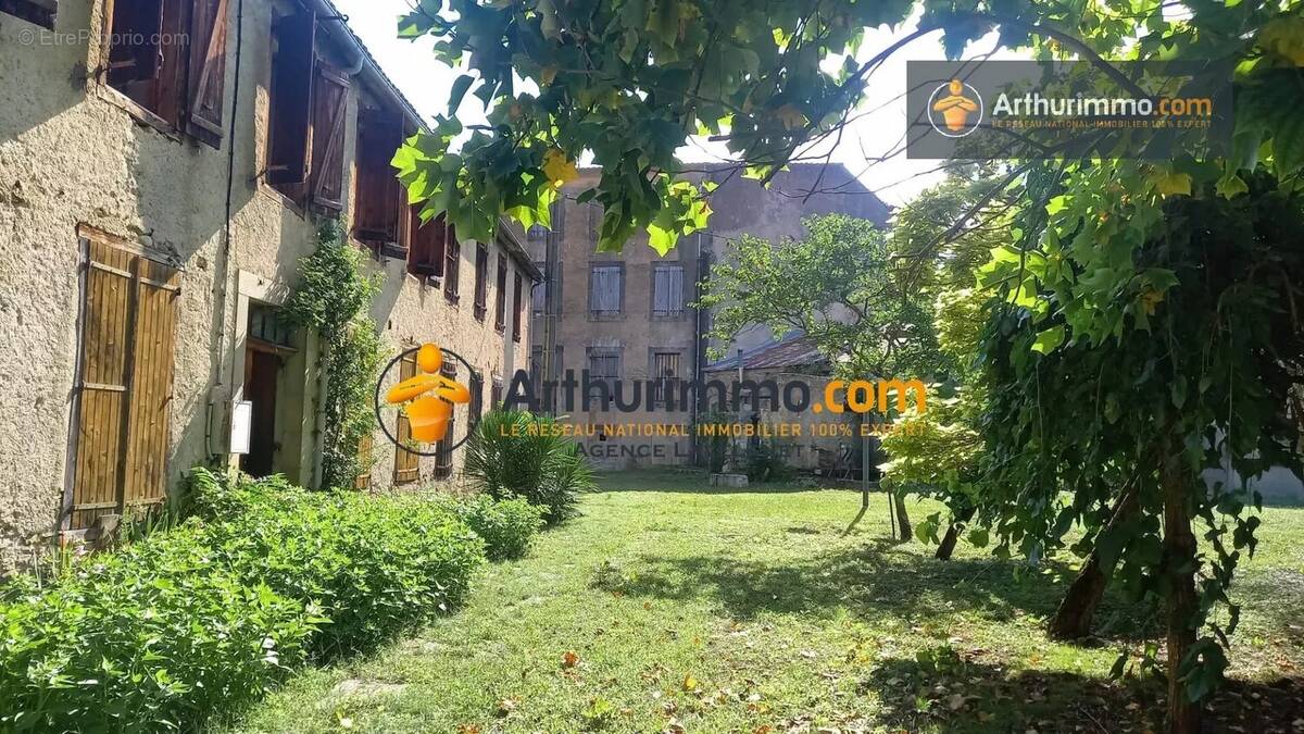 Maison à SAINTE-COLOMBE-SUR-L&#039;HERS