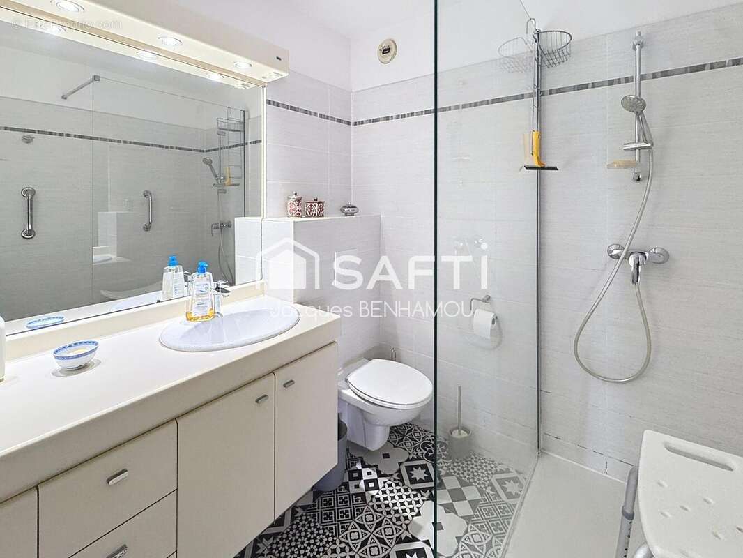 Photo 8 - Appartement à MARSEILLE-5E