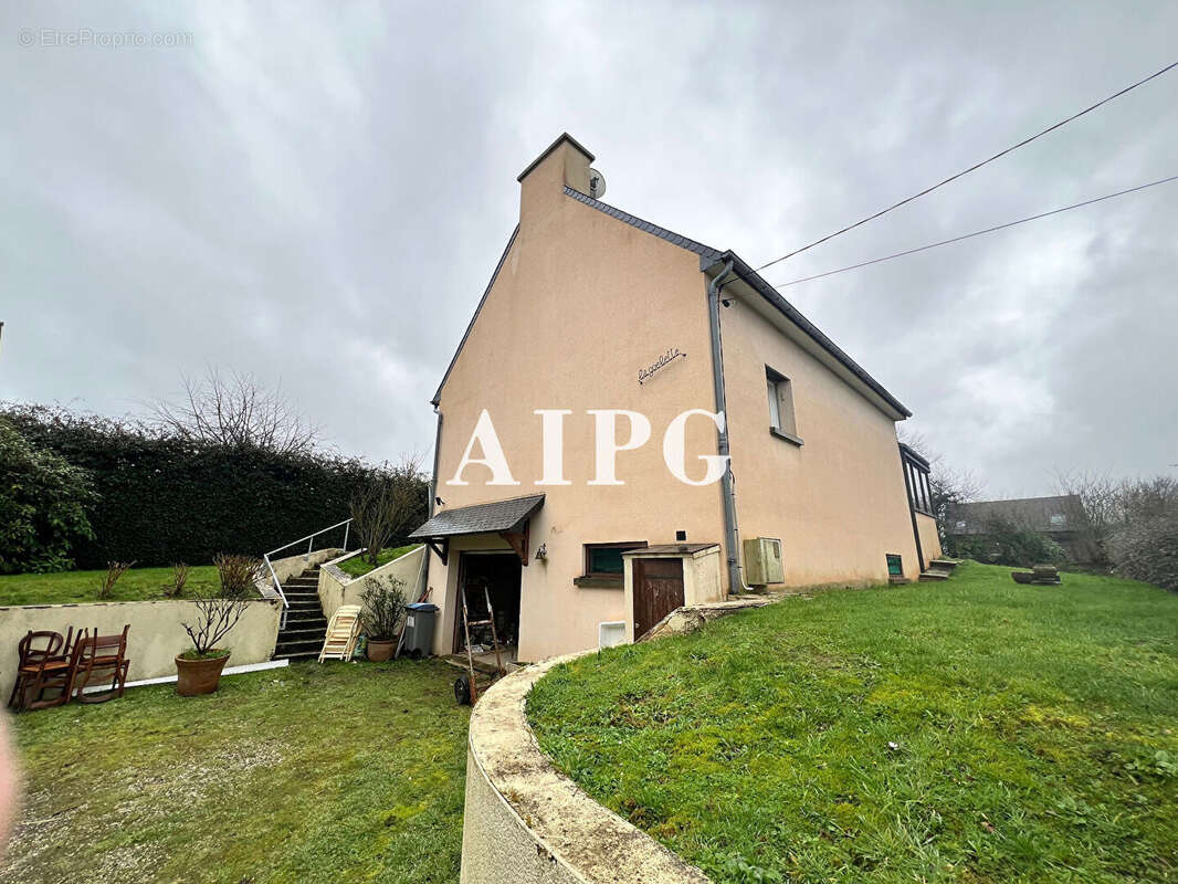 Maison à PLOUEZEC