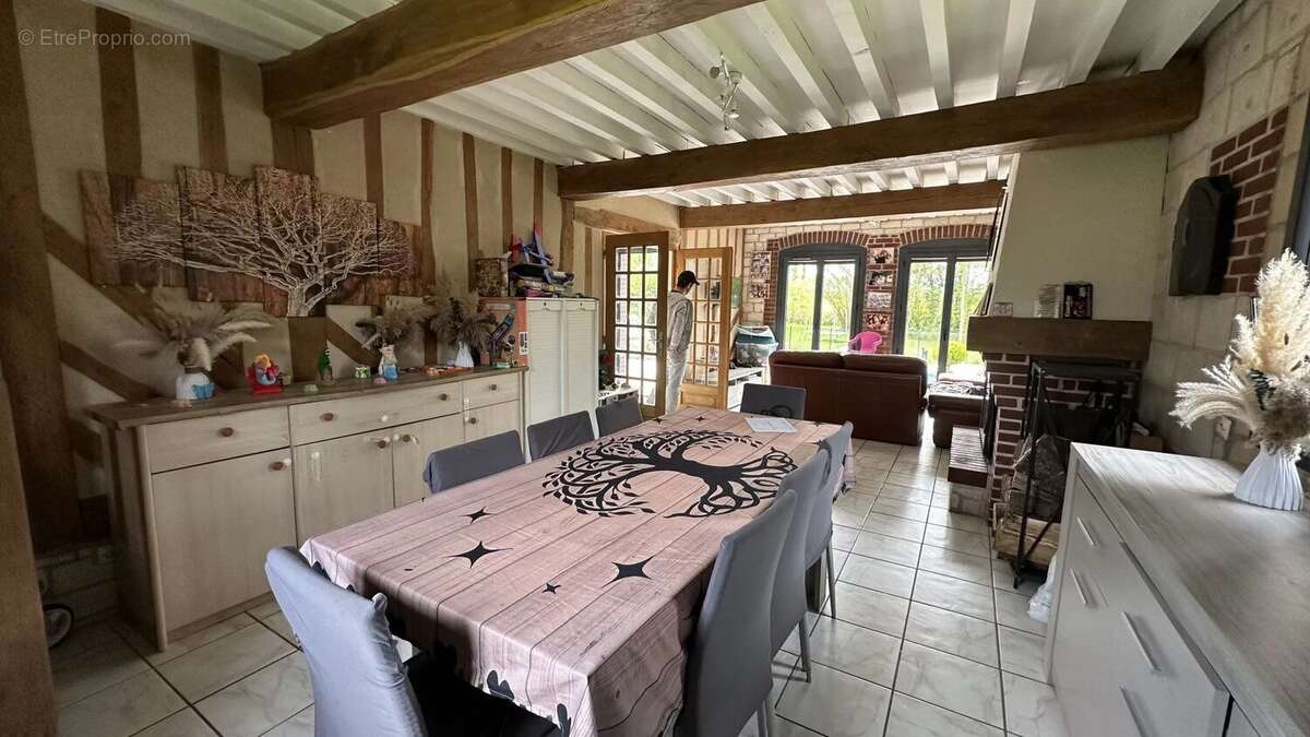 Maison à EPAIGNES