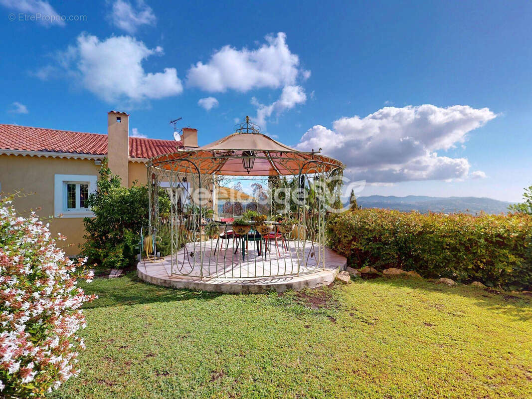 Maison à MANDELIEU-LA-NAPOULE