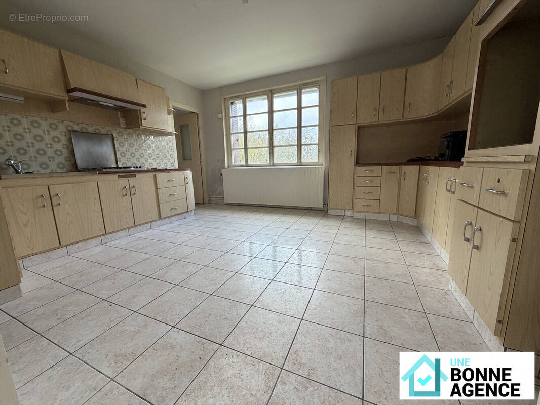 Maison à SAINT-JEAN-DE-BRAYE