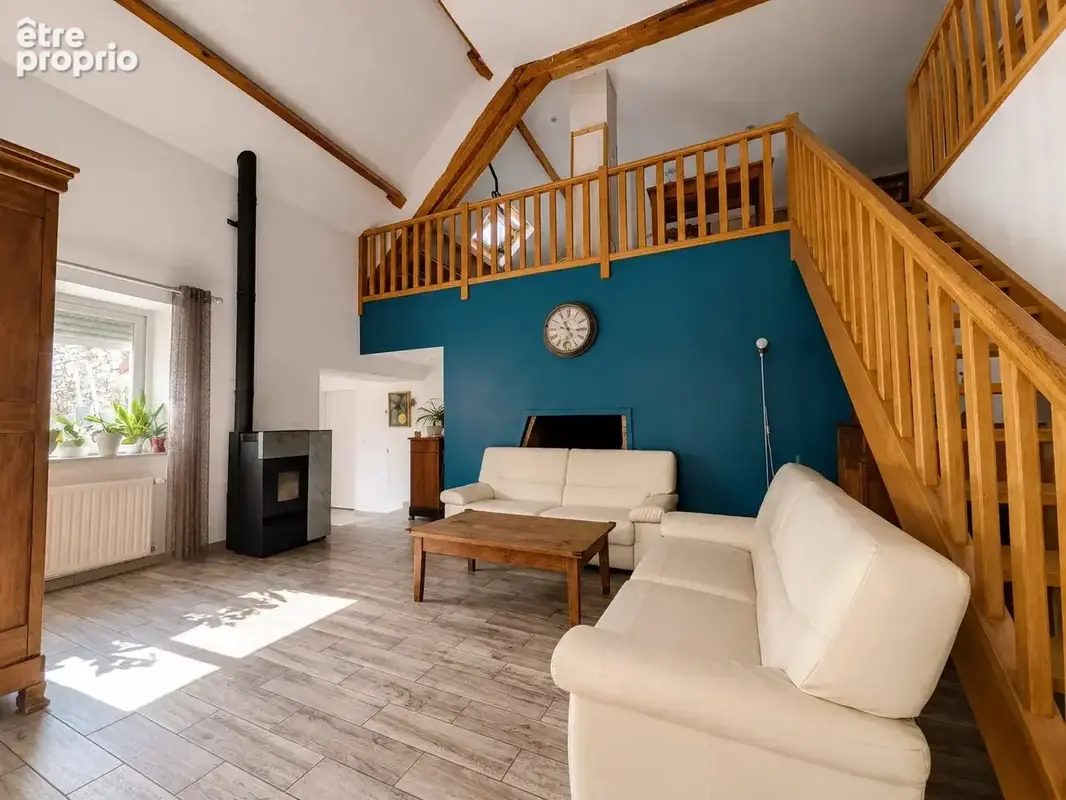 Ref 2302 : Maison lumineuse aux beaux volumes – 4 chambres – Proche toutes commodités - photo 3