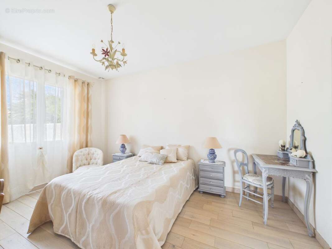 Maison 191 m² à Aiffres  - photo 4