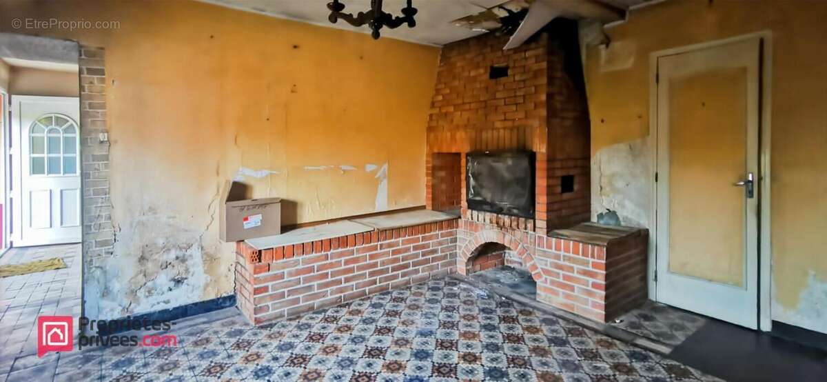Maison à FRUGES