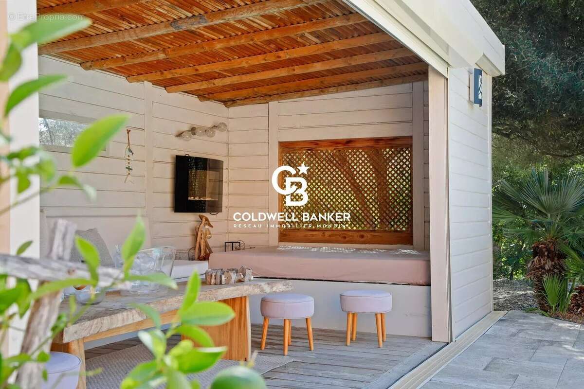 Maison à BORMES-LES-MIMOSAS