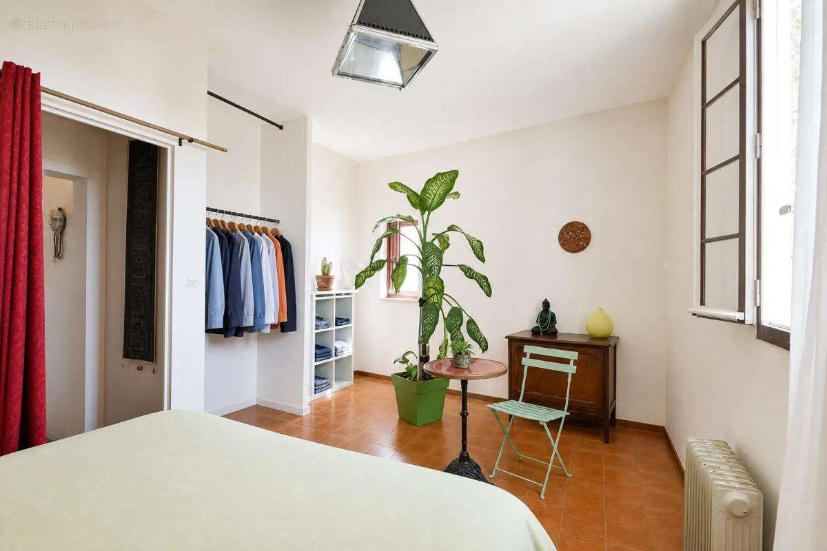 Maison meublée de 5 pièces de 79m2 à Saint-Gilles 30800 - photo 20
