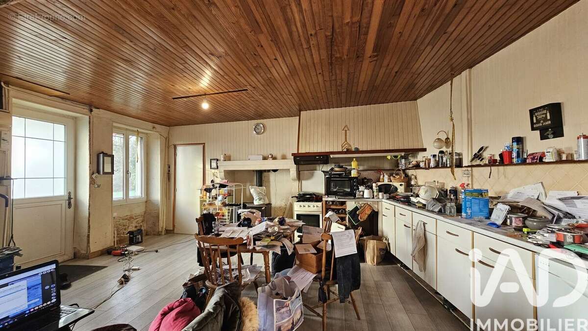 Maison 117 m² à Saint-Gaudent  - photo 5