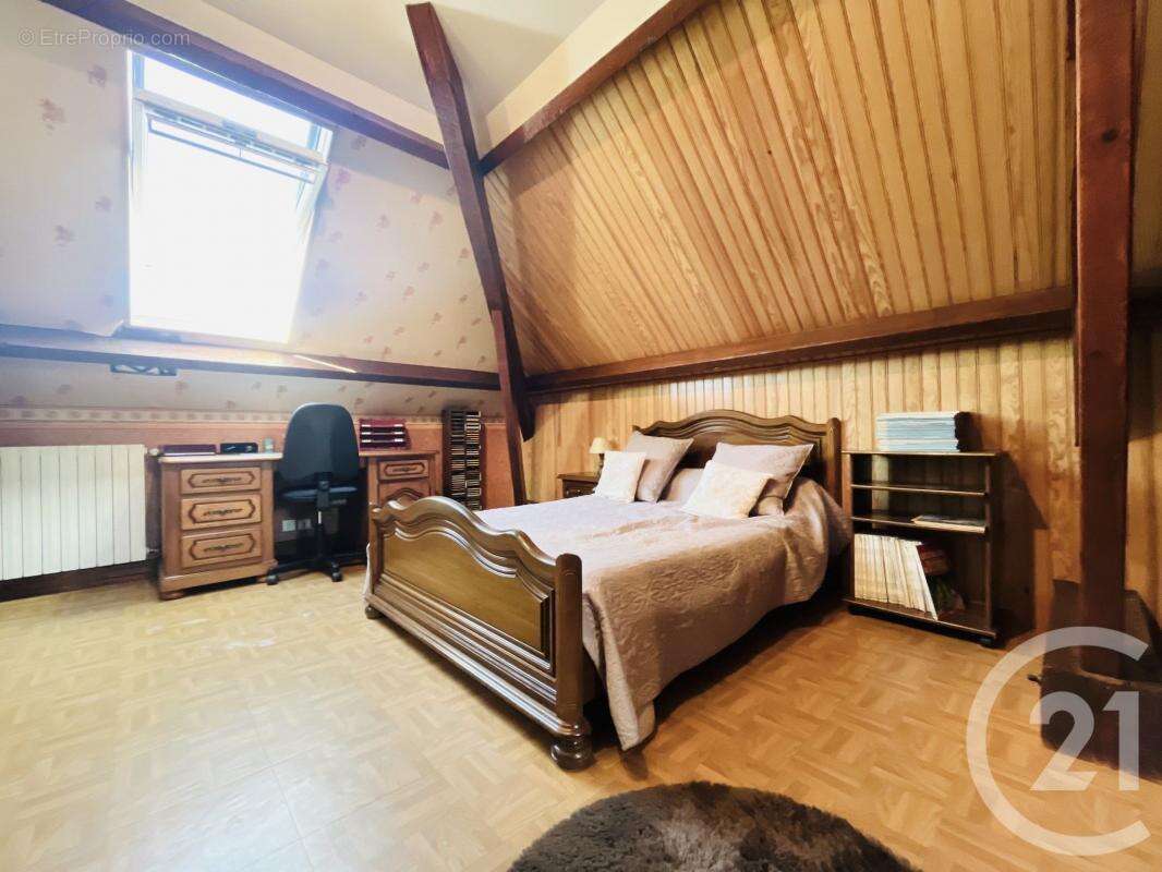 Maison à VERNEUIL-SUR-VIENNE