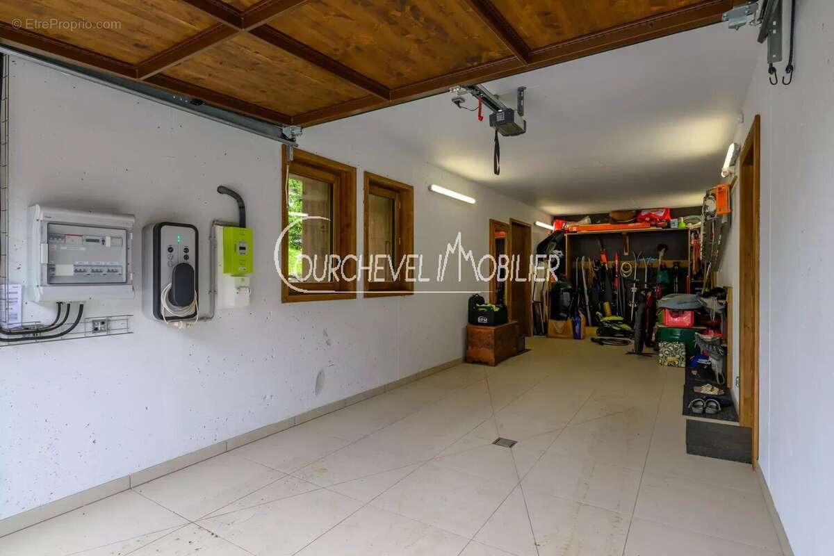 Maison à LES ALLUES