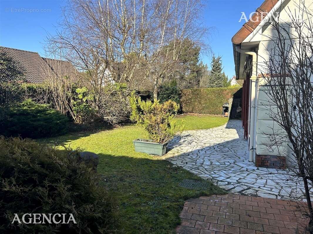 Maison à PONTAULT-COMBAULT