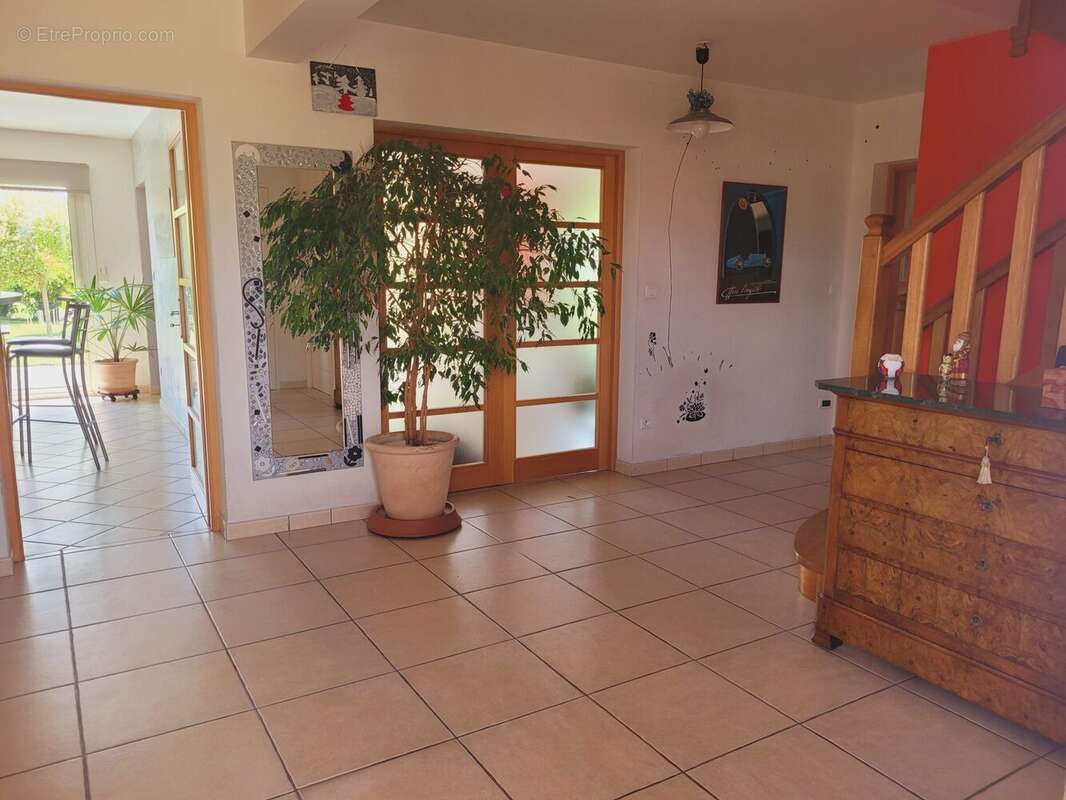Maison 285 m² à Vironvay  - photo 6