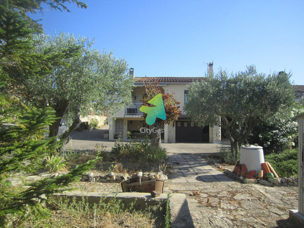 Maison à ARMISSAN