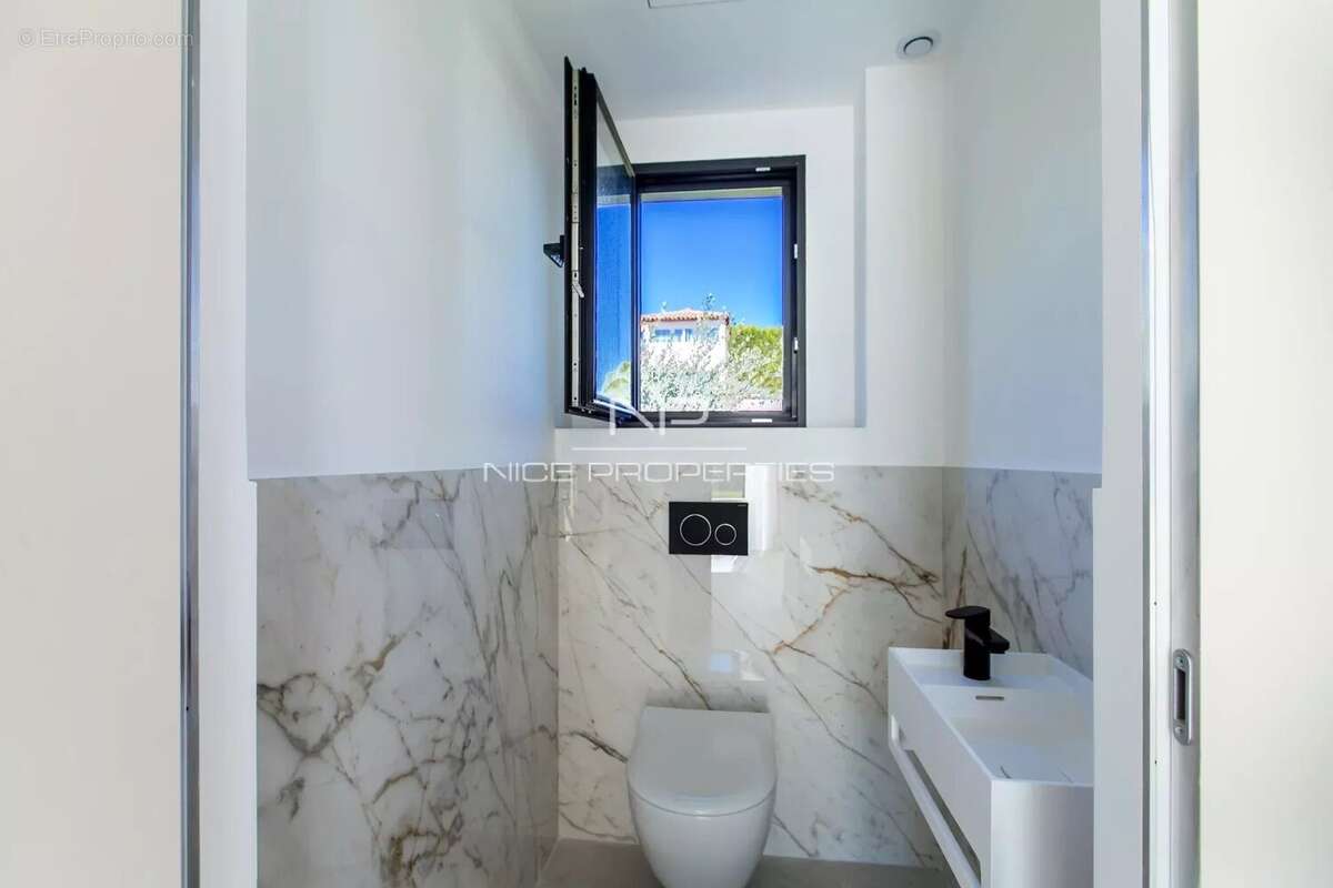 Maison à MOUANS-SARTOUX