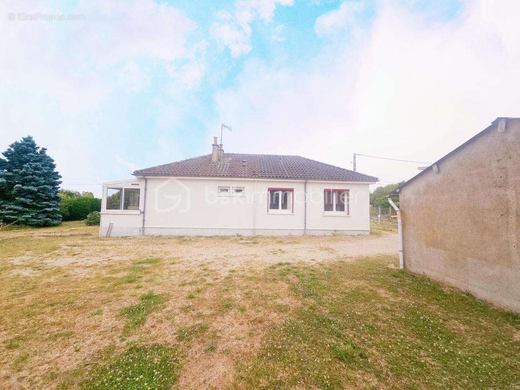 Maison à QUIERS-SUR-BEZONDE