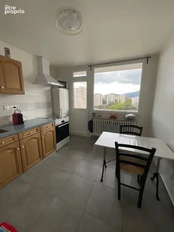 Saint-Etienne Monplaisir - Appartement T3 de 75m² - photo 2