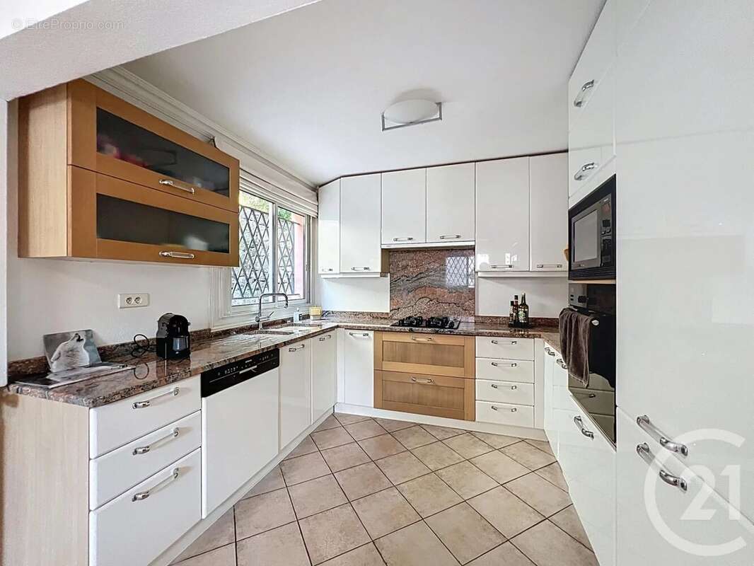 Maison à MOUGINS