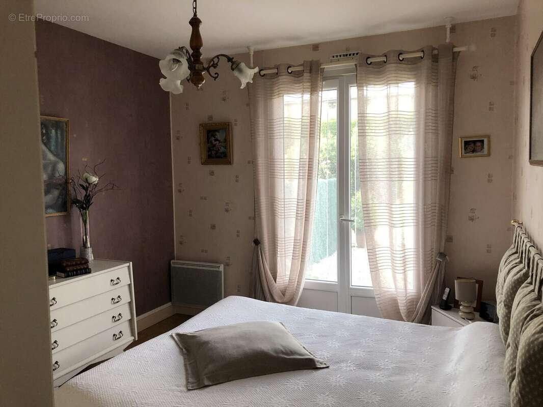 Maison à SAINT-LEONARD-DE-NOBLAT