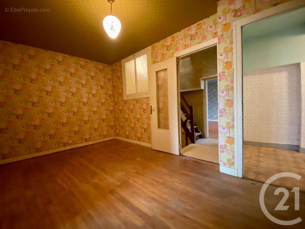 Maison à SAINT-JUNIEN