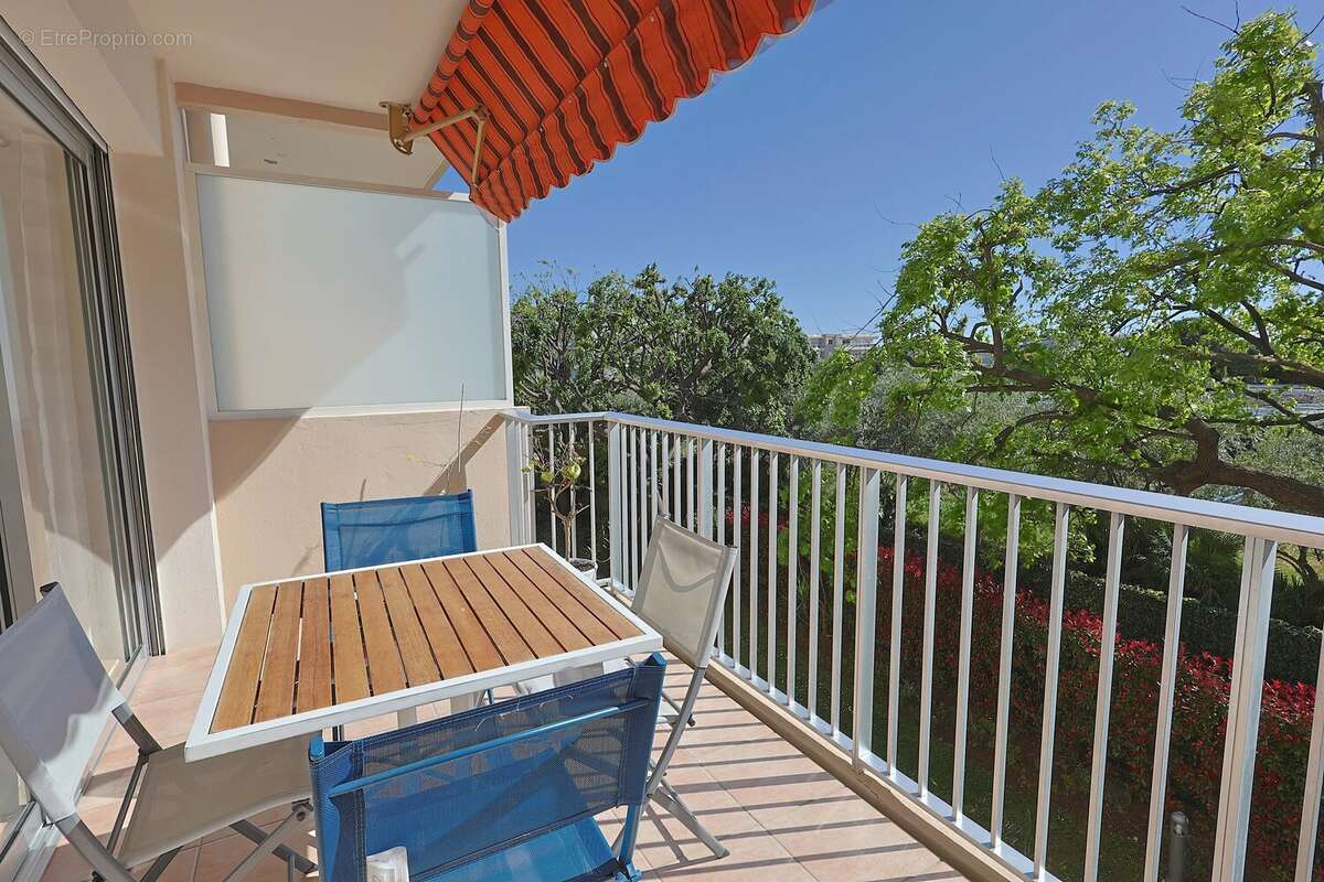 Superbe 3 pièces traversant avec terrasses, piscine et cadre de vie privilégié - photo 5