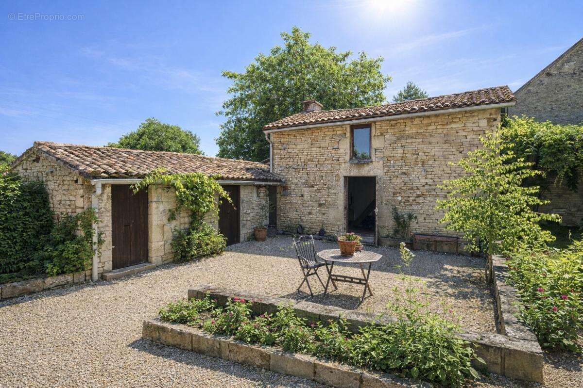 maison type longère en 2 parties avec gite ou autre activité - photo 21