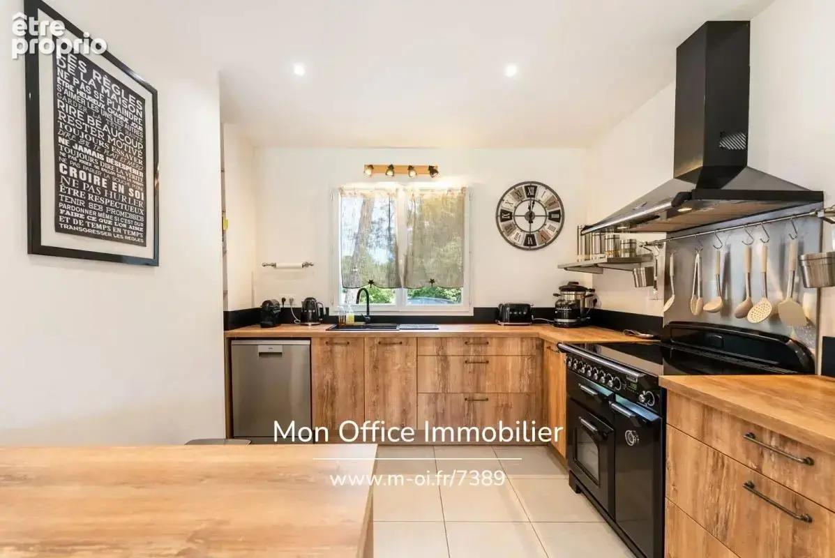 Référence : 7389-JDO - Maison familiale 4 chambres avec piscine et terrain de 1 260 m² à Venelles - photo 11
