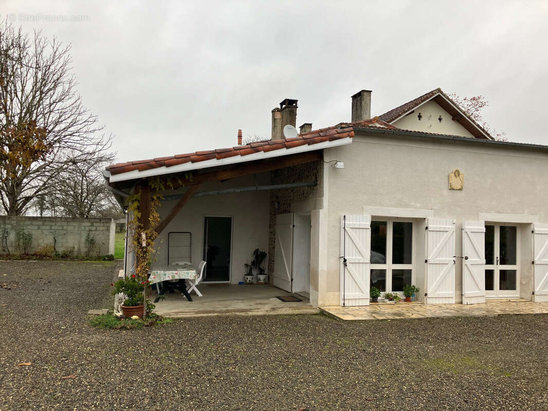 Maison à TIESTE-URAGNOUX