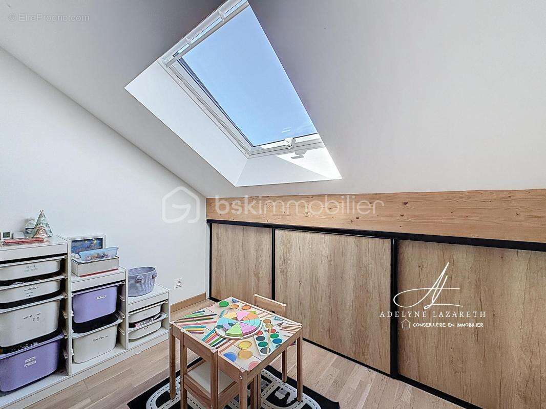 Appartement à POISY