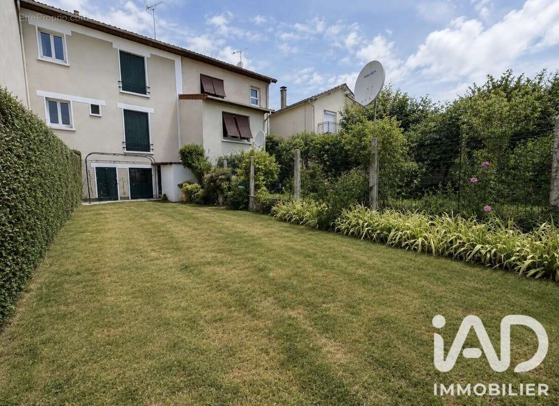 Appartement 72 m² à Villeneuve-Le-Roi  - photo 3