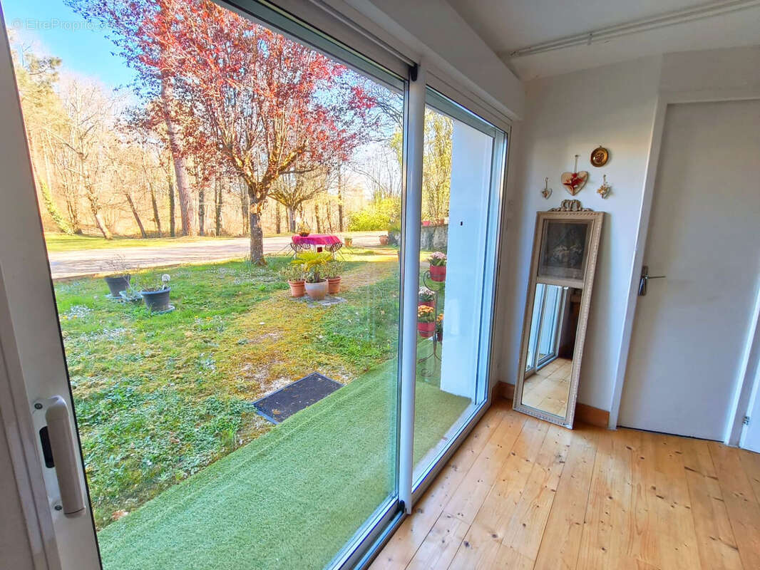 Maison à CHAMPCEVINEL