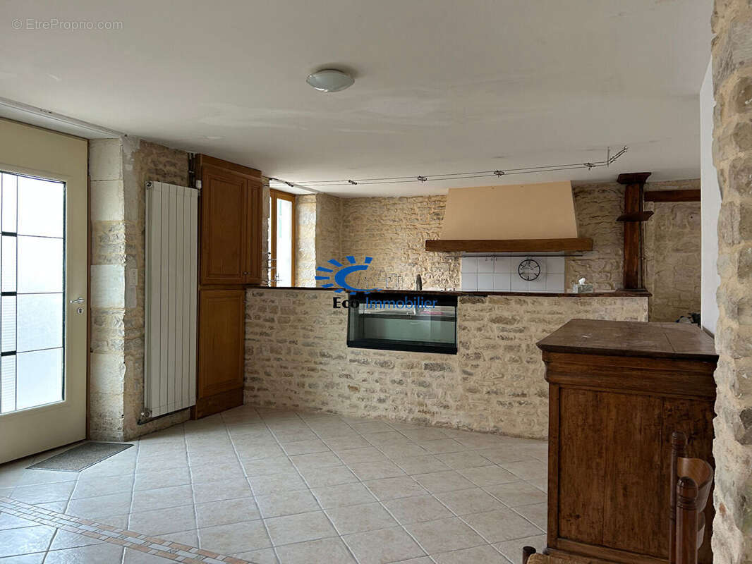 Maison à NUAILLE-D&#039;AUNIS