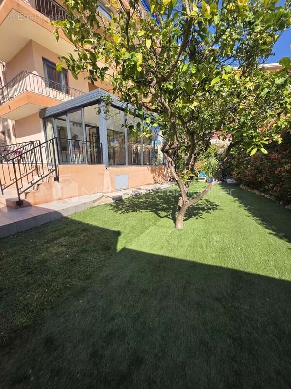 Appartement à ROQUEBRUNE-CAP-MARTIN