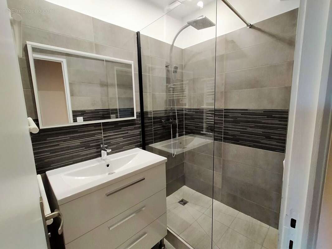 maison Averton salle d&#039;eau - Maison à AVERTON