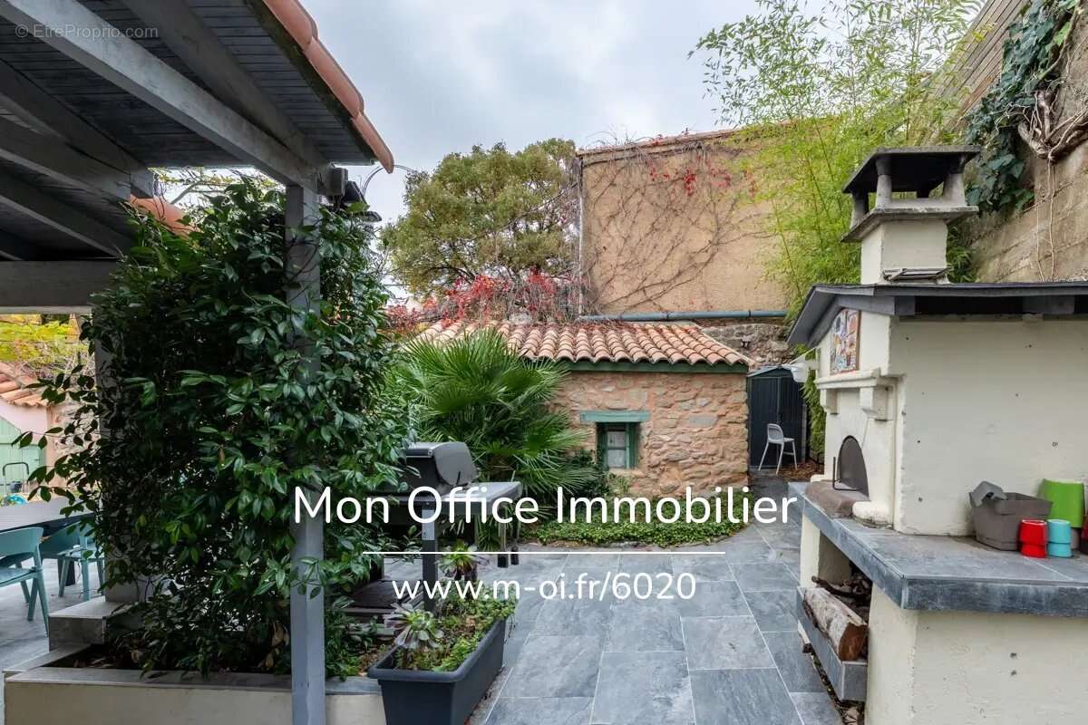 Maison à POURRIERES