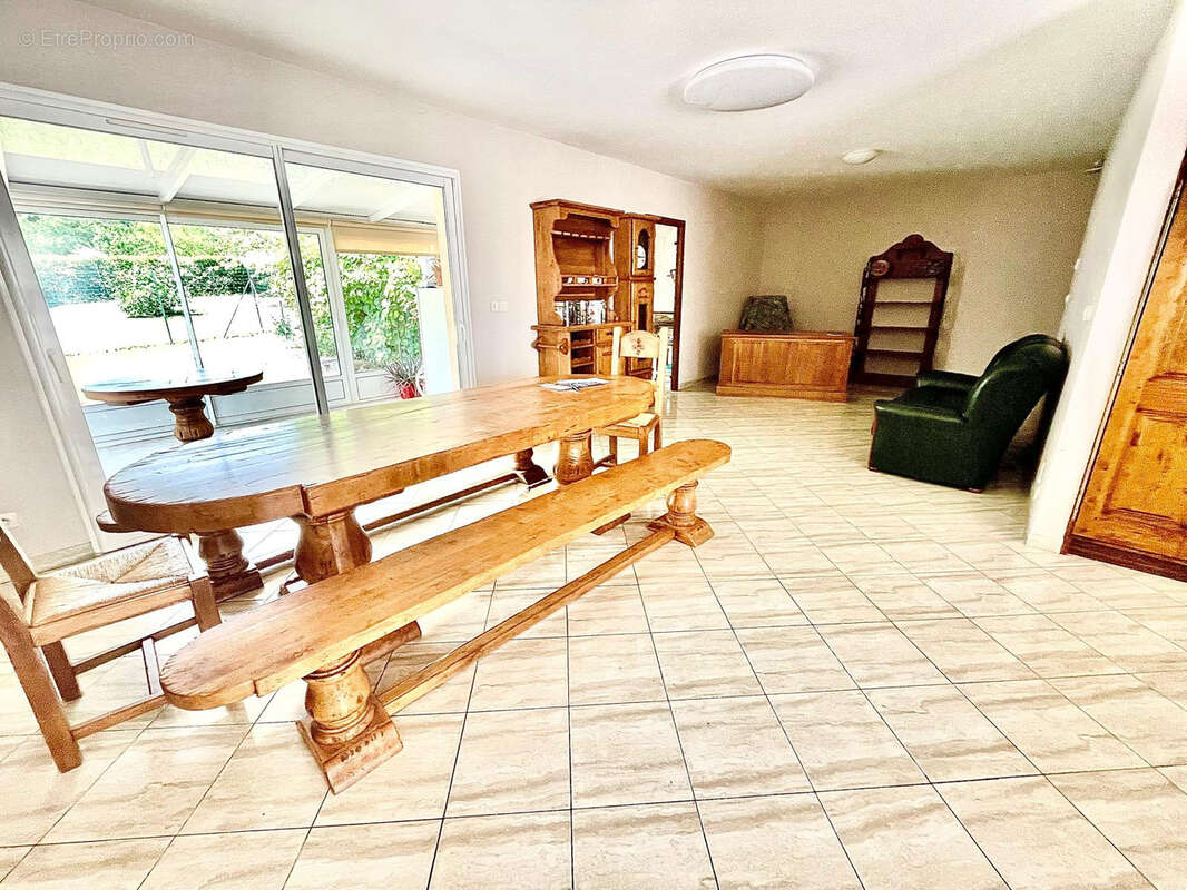 Maison à CRECY-LA-CHAPELLE