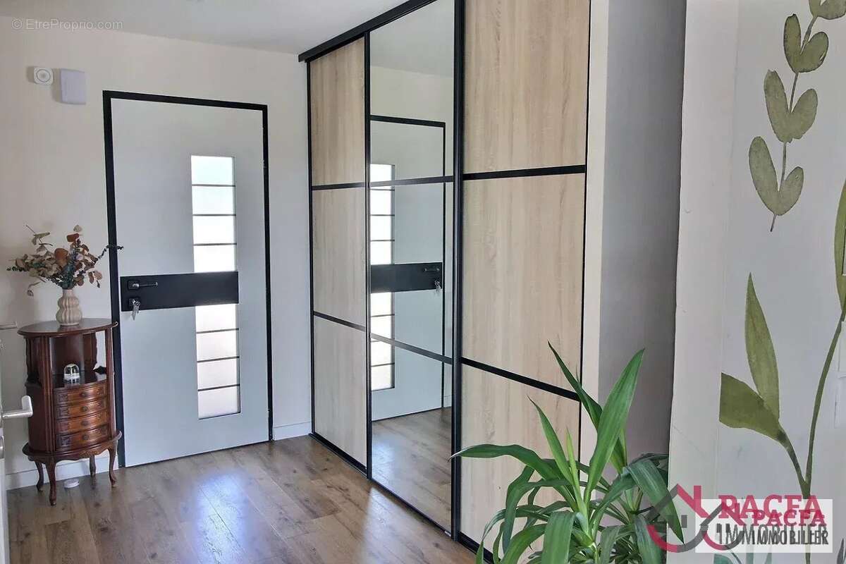 Villa moderne de plain-pied 220 m² -CASTRES - photo 8