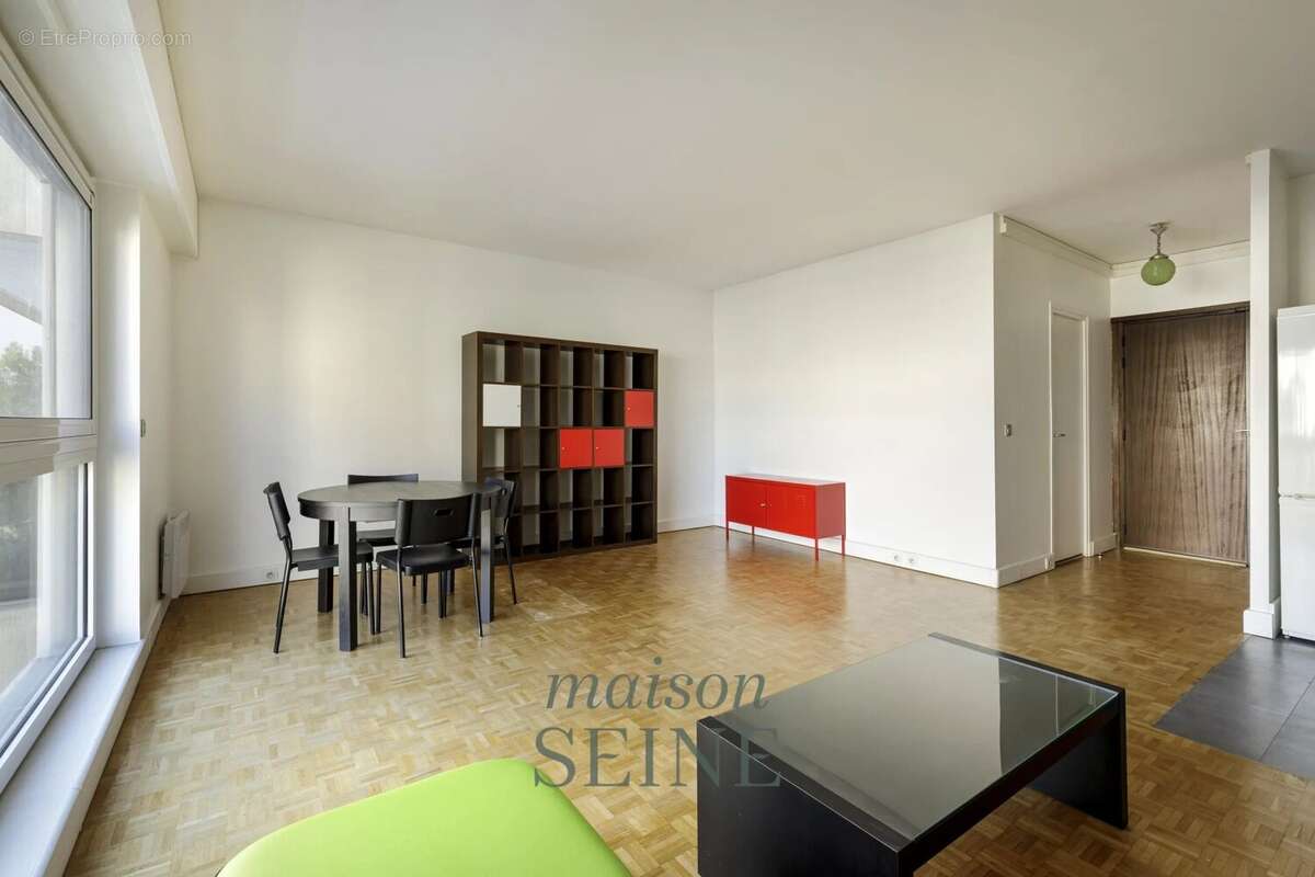 Appartement à NEUILLY-SUR-SEINE