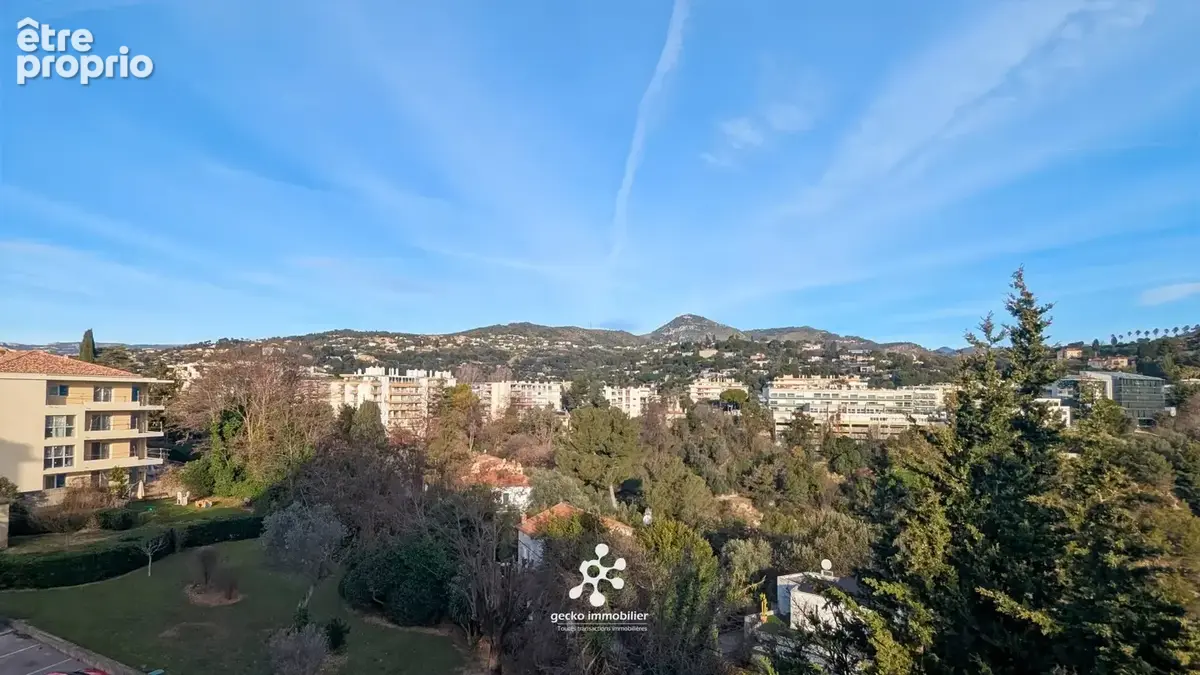 NICE - CIMIEZ/RIMIEZ - Appartement 4 pièces avec terrasse, balcon et vue panoramique - photo 8