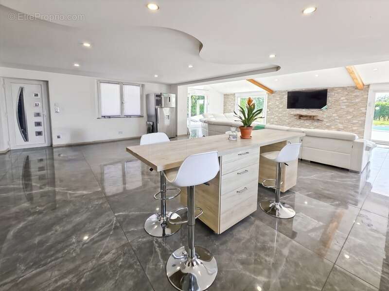 Maison contemporaine de standing avec piscine – commenailles (jura) - photo 3